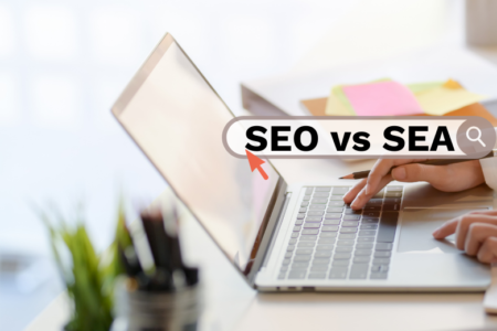 Ecran ordinateur : SEO vs SEA