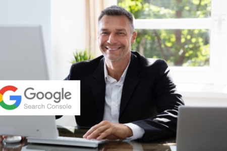 Photographie d'un dirigeant de PME cherchant de l'information sur la Google Search Console